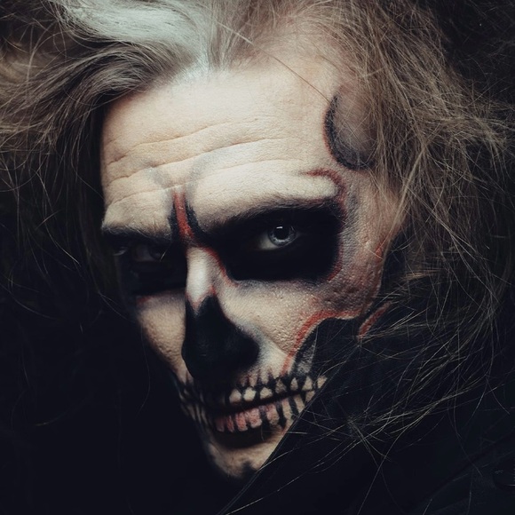 FREE 🆕Face & Body Matte Black Paint Stick - Picture 1 of 16